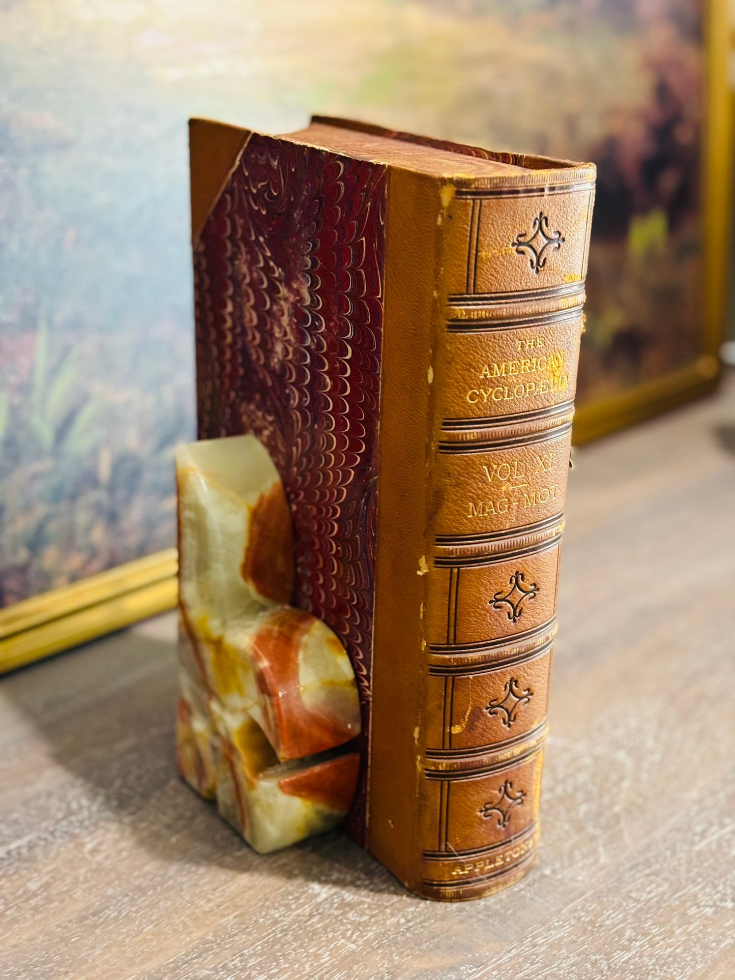 Pair of marble bookends 3.25 w x 6 h