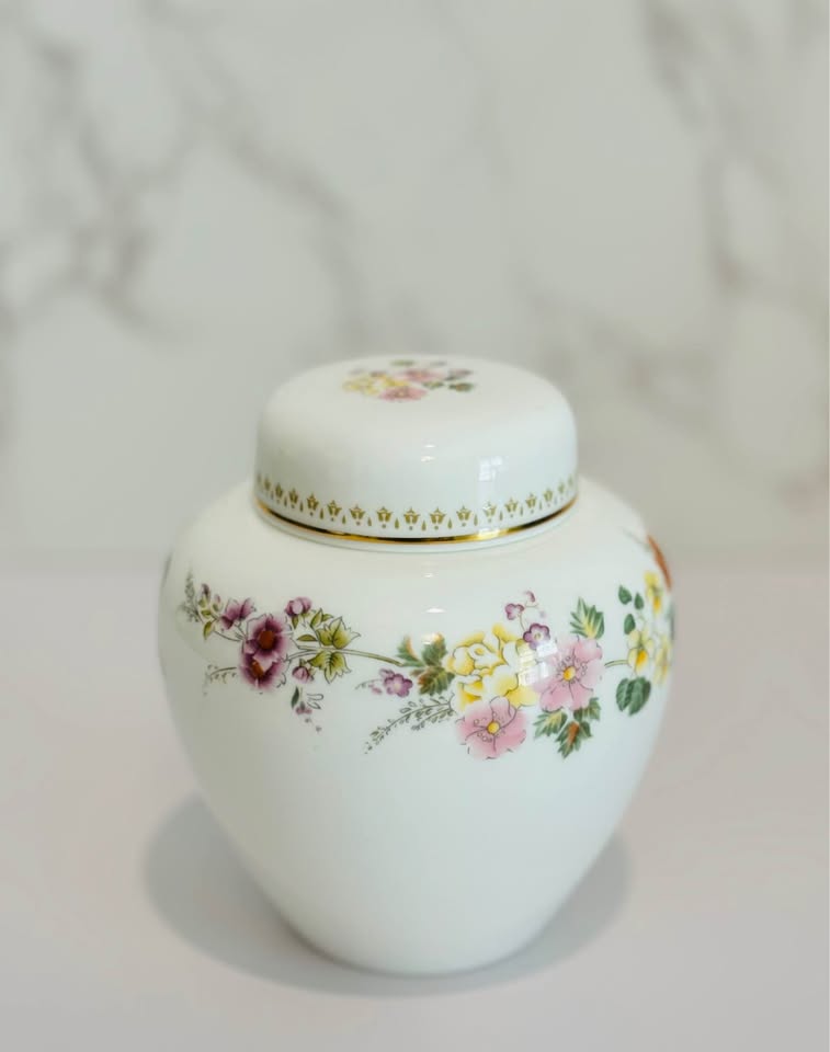 4 x 3 Wedgwood Mirabelle Ginger Jar