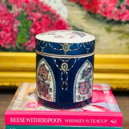 Blue chinoiserie jar and lid 5.75 x 5 w