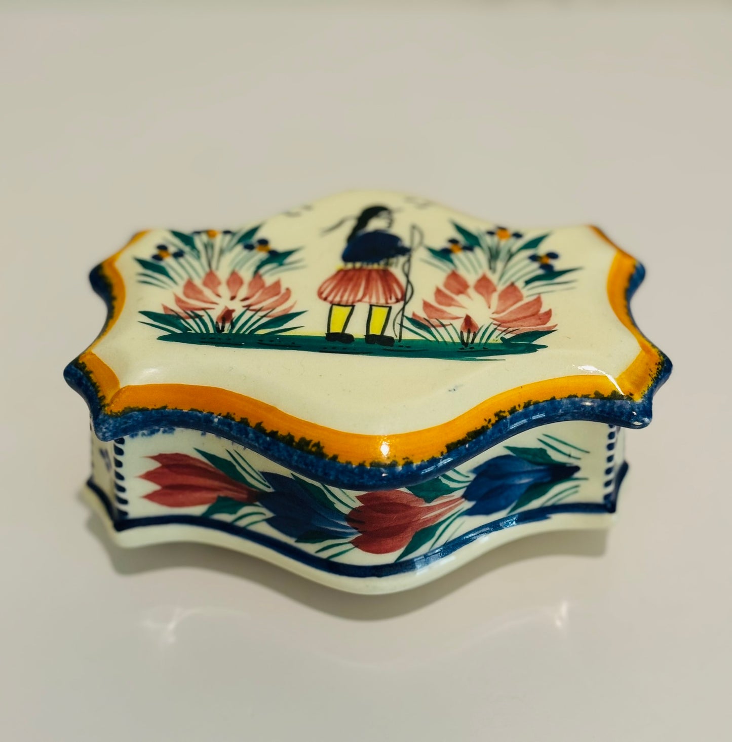 Porcelain Trinket Box made in Portugal 4 x 2.5