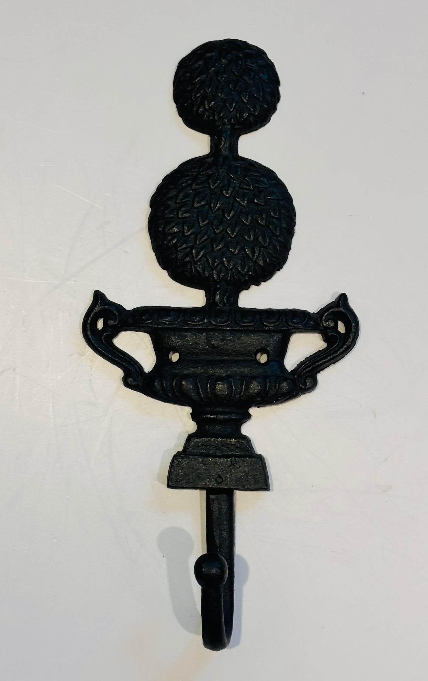 Cast iron topiary wall hook 11 l5 w 2 d