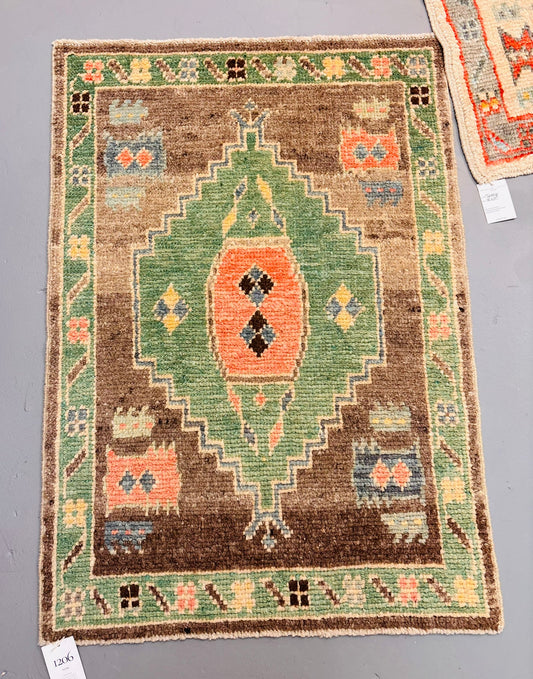 Vintage-Inspired Turkish Rug 28 x 41