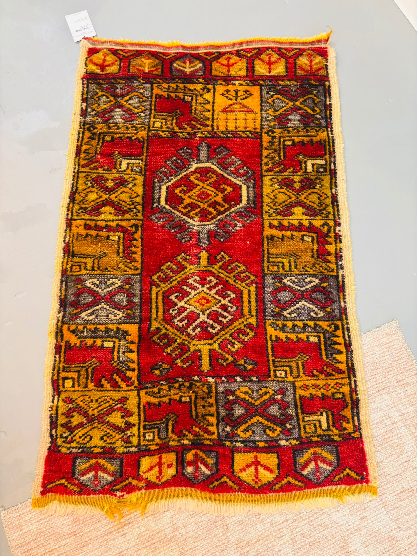Vintage-Inspired Tribal Village Rug 22 x 38