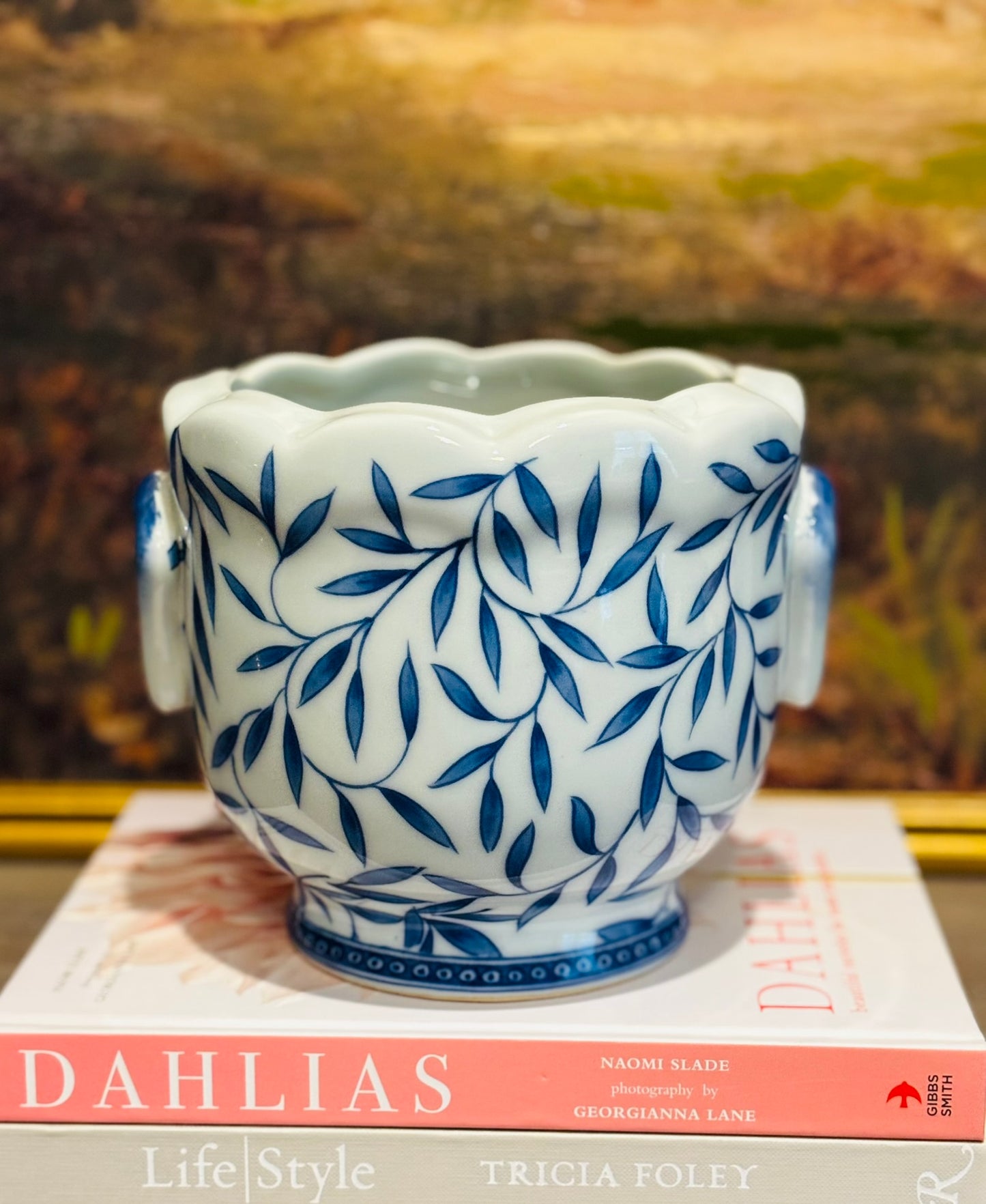 Blue and white cachepot 7.5 w 6.25 d x 6.26 h