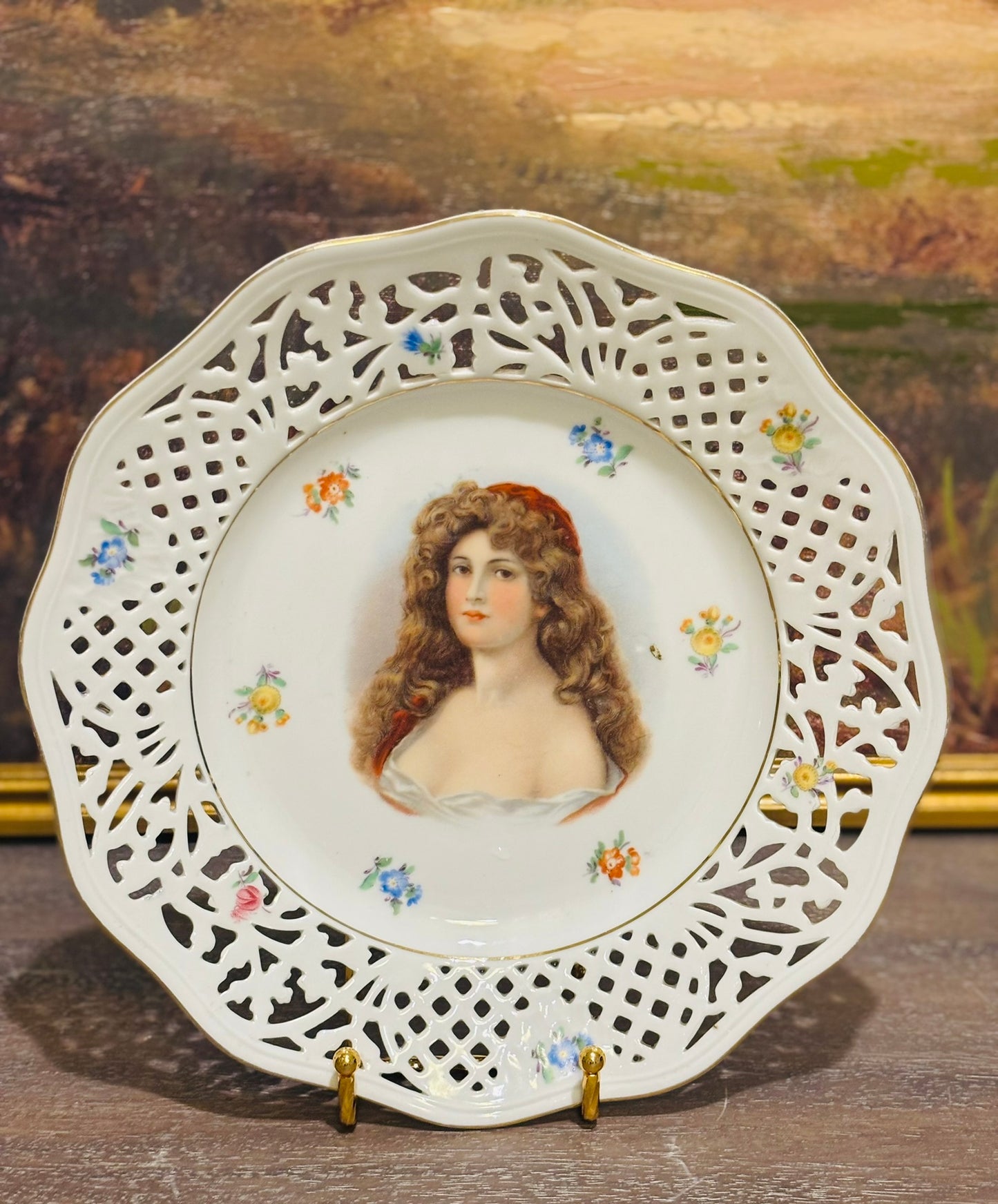 White Germany Reticulated Portrait Plate 10 w