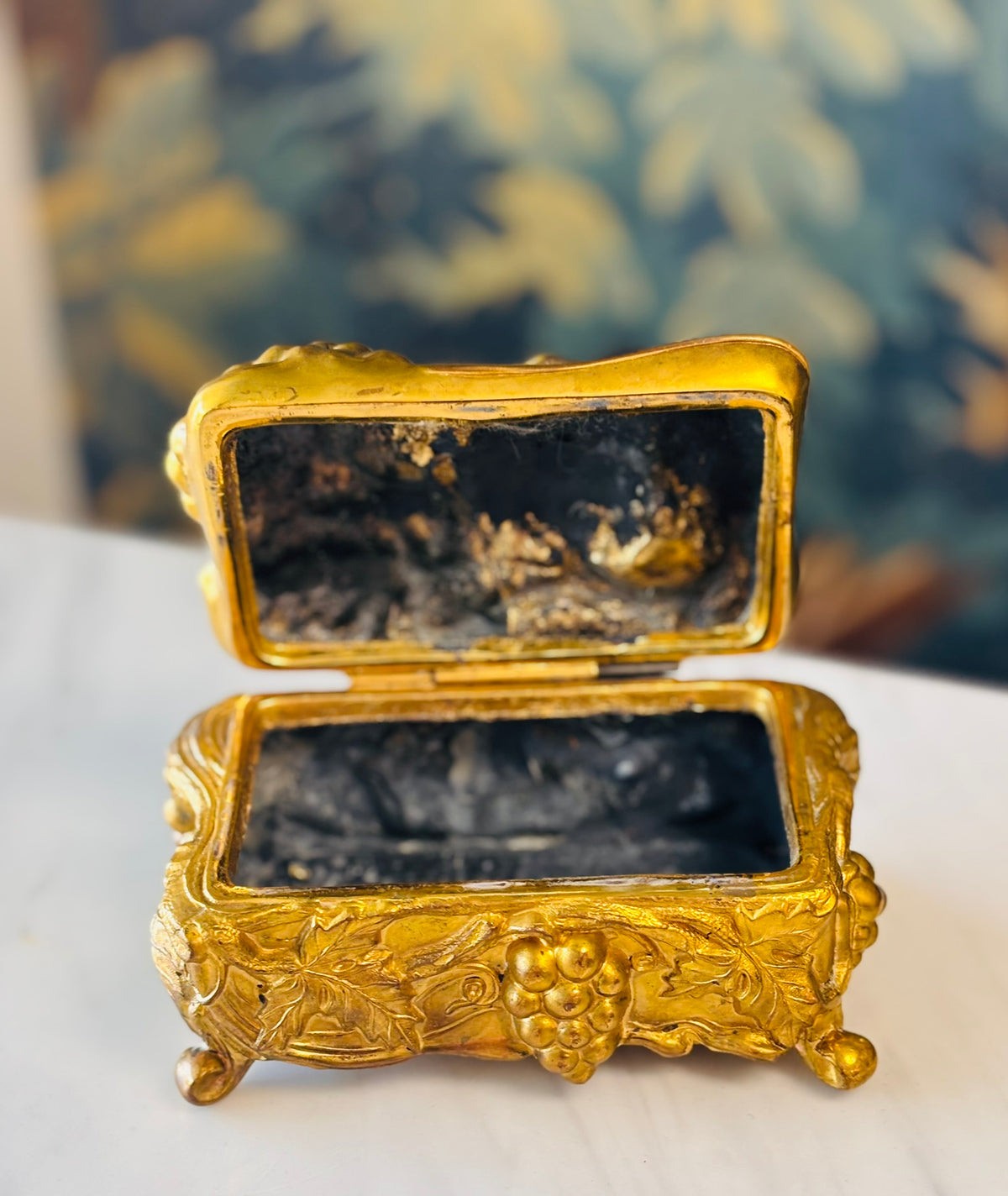Vintage Art Nouveau Style Grape & Vine Trinket Box – Gold Tone