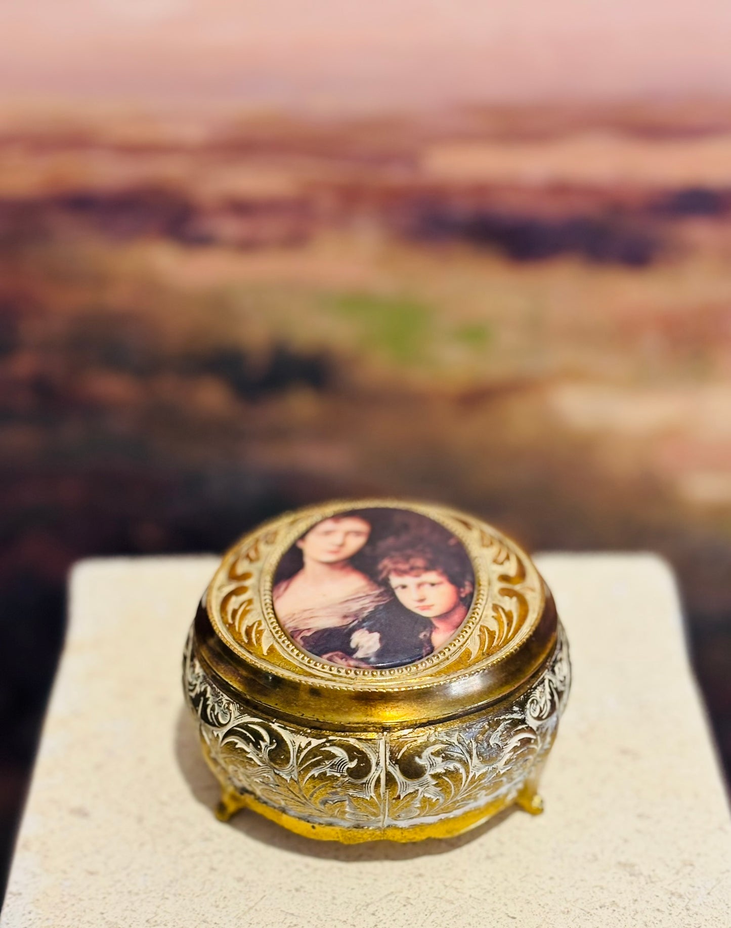 Victorian gold round trinket box 3 w x 1.75 h