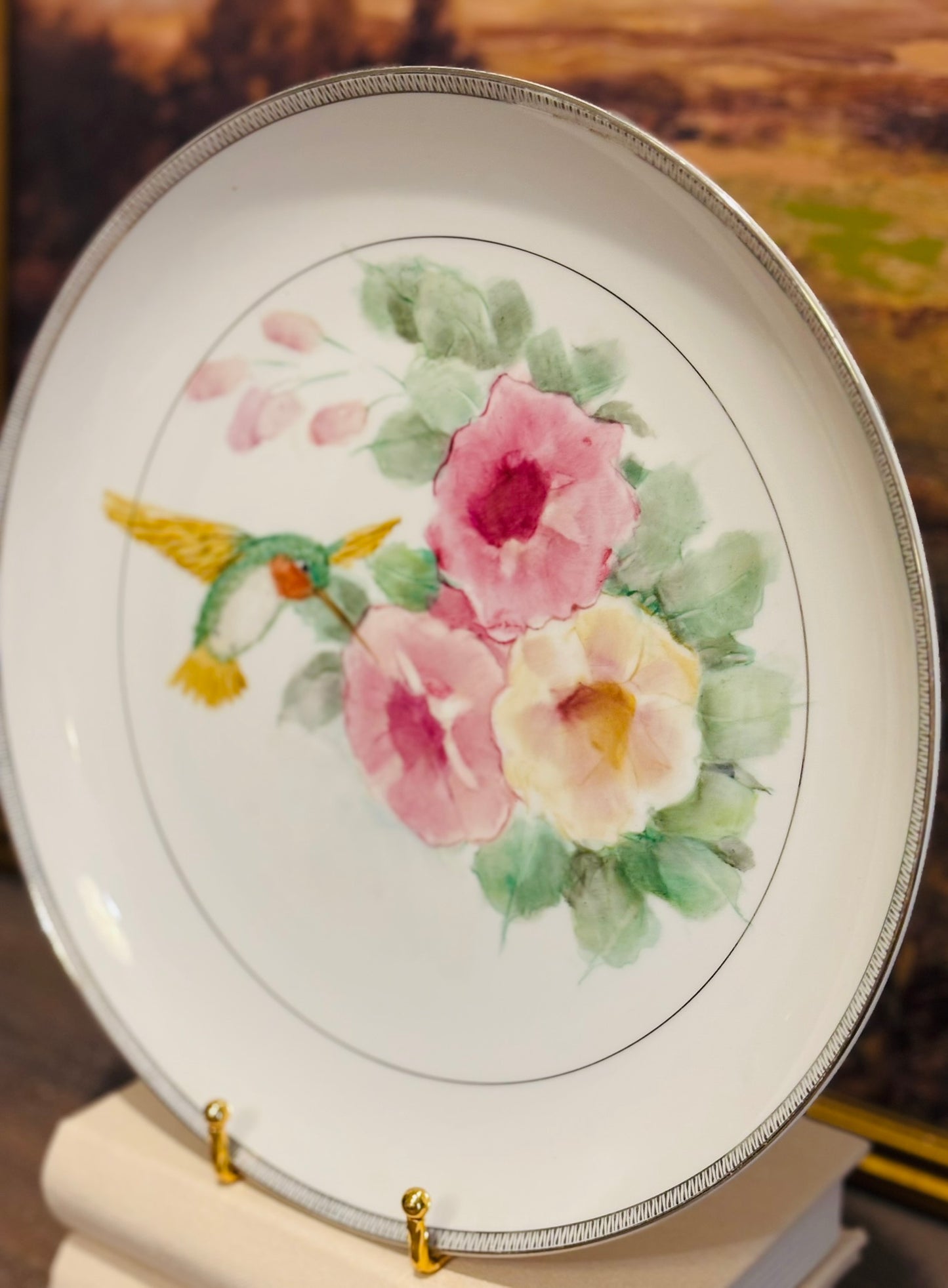 Mikasa Large white hummingbird plate  12 w