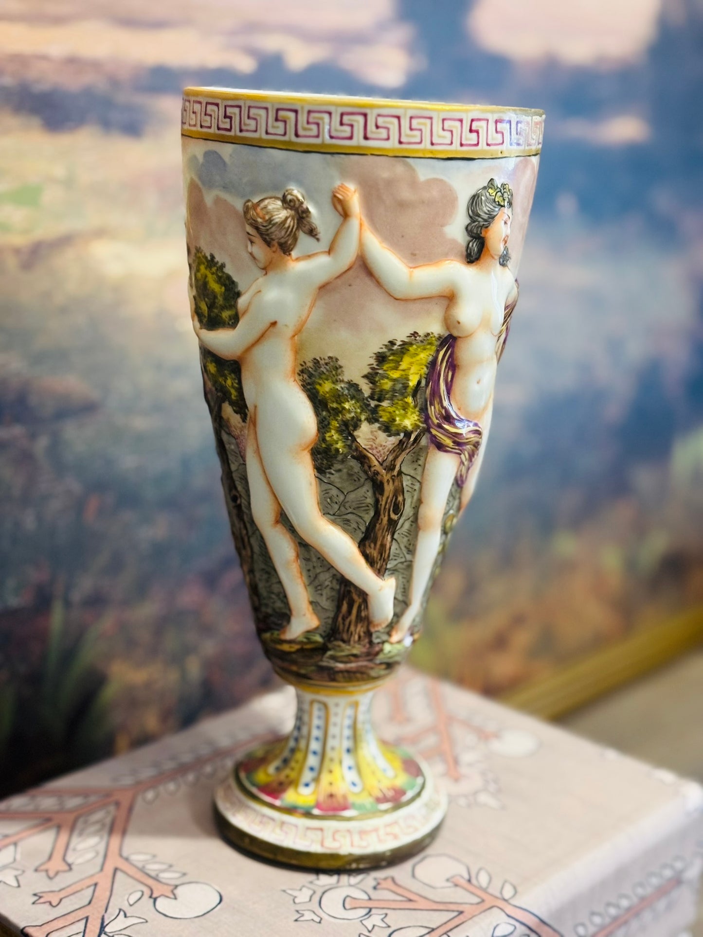 Pink capidomote vase 4.5 w 9.5 h