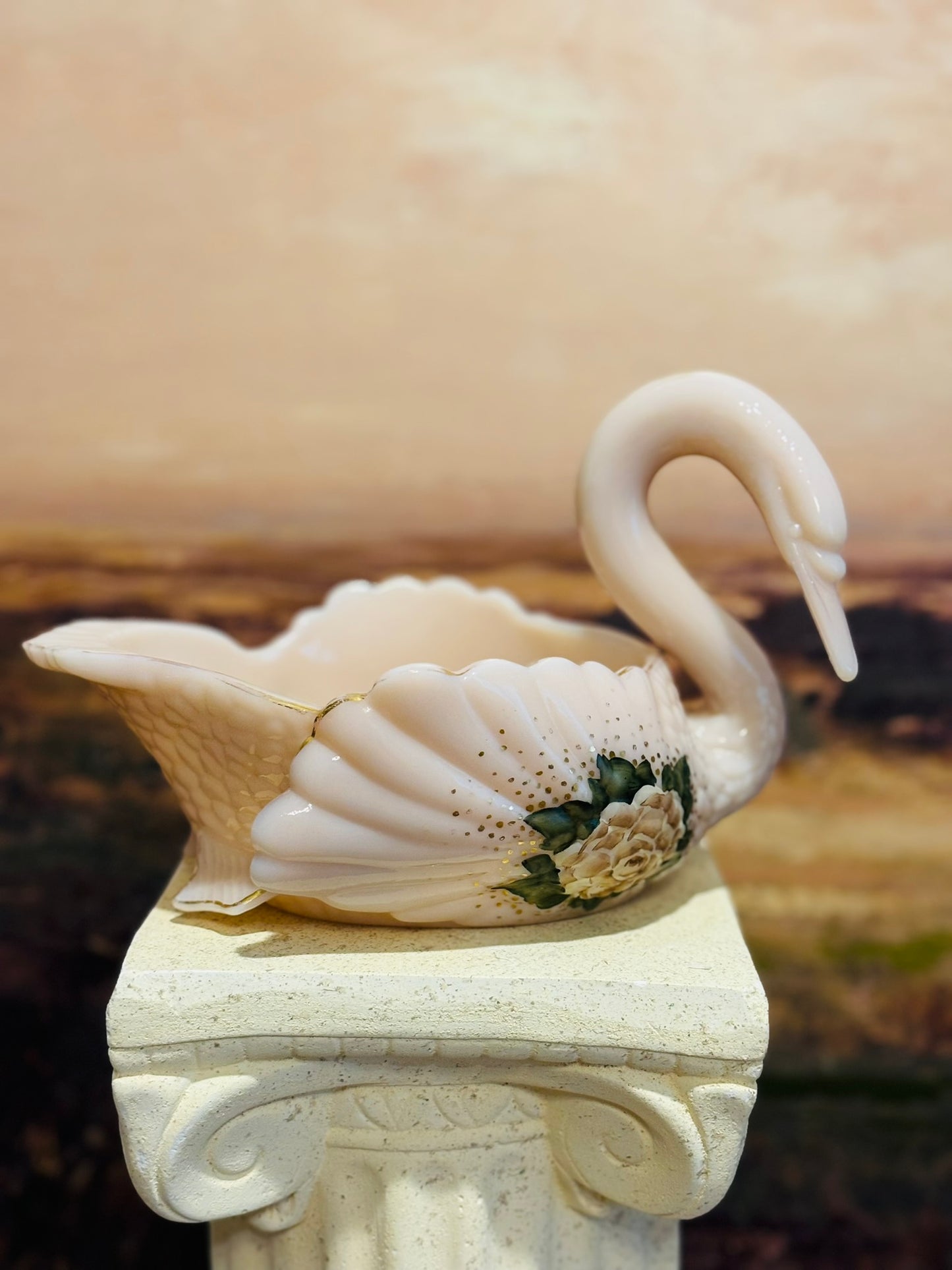 HP Crown Tuscan swan hand painted Pink Cambridge swan 9 l 6 h 5.5 w