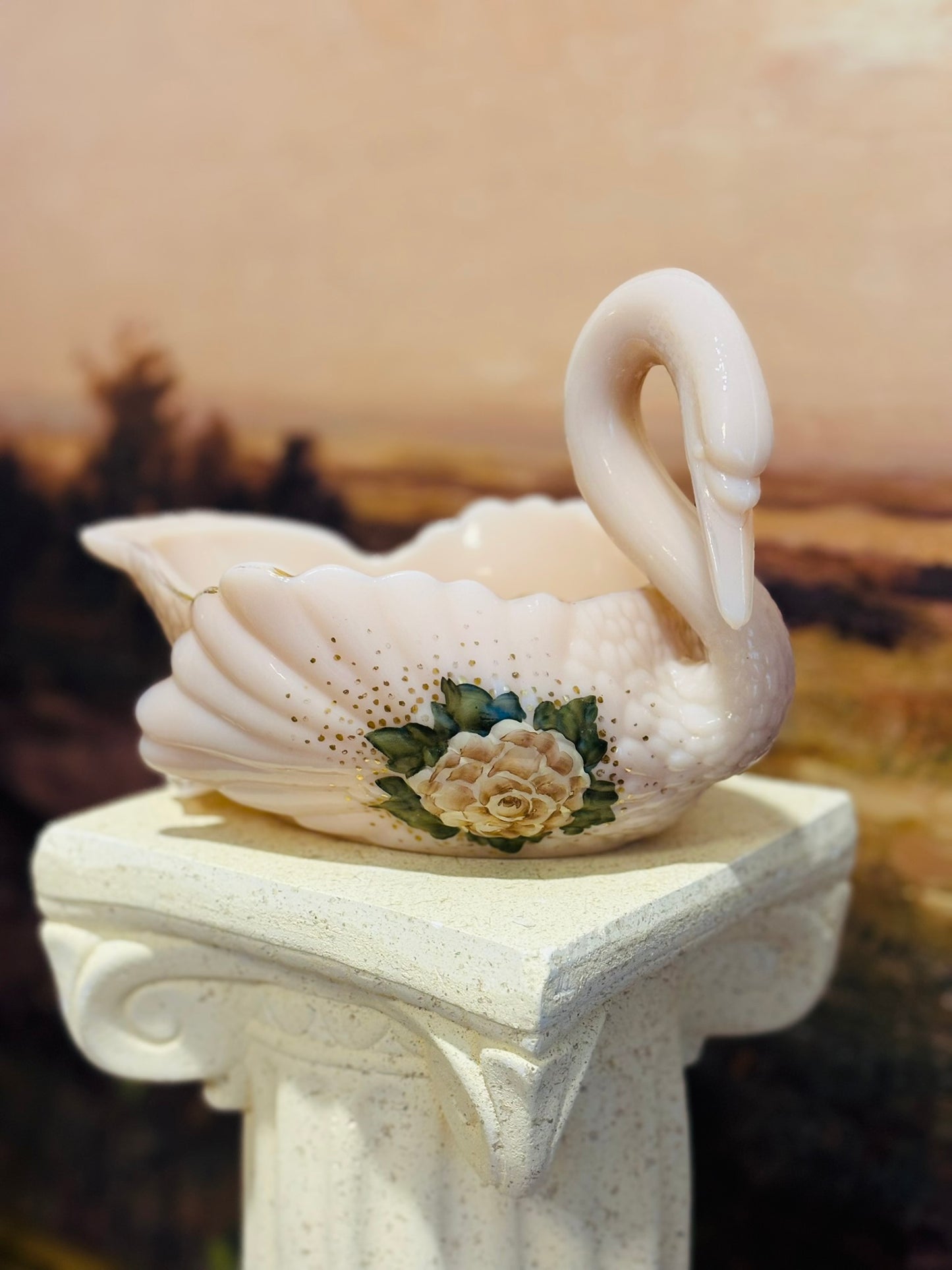 HP Crown Tuscan swan hand painted Pink Cambridge swan 9 l 6 h 5.5 w