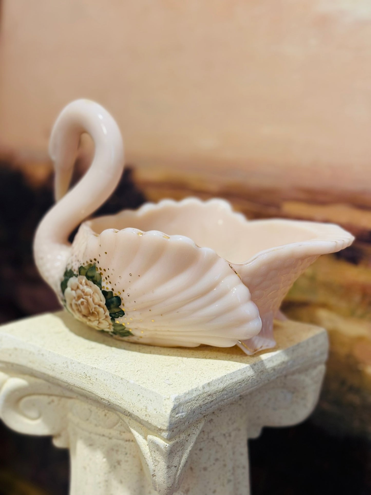 HP Crown Tuscan swan hand painted Pink Cambridge swan 9 l 6 h 5.5 w